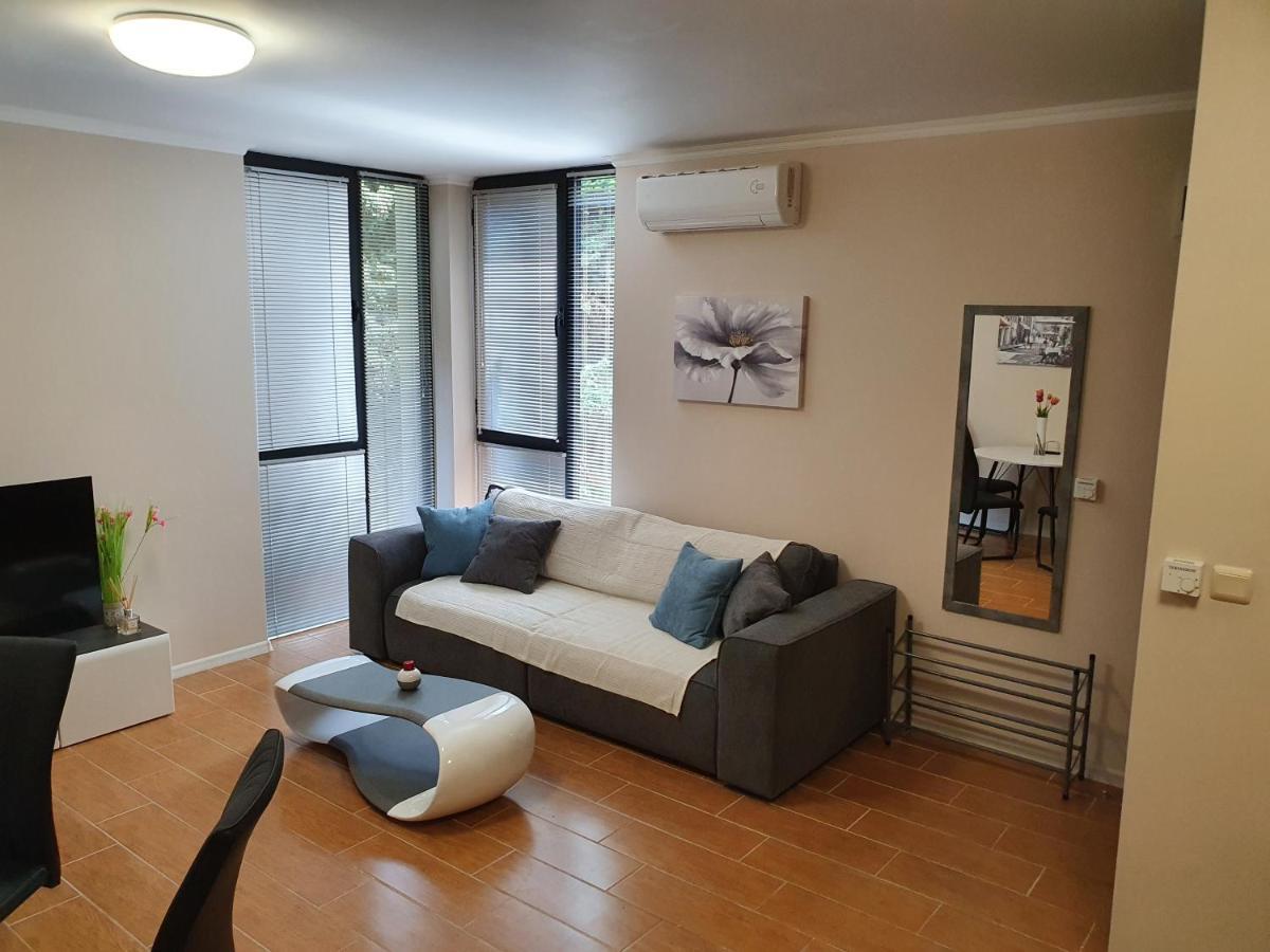 Апартамент За Гости ,,1В-15" Амара Бутик"" Rawda Exterior foto